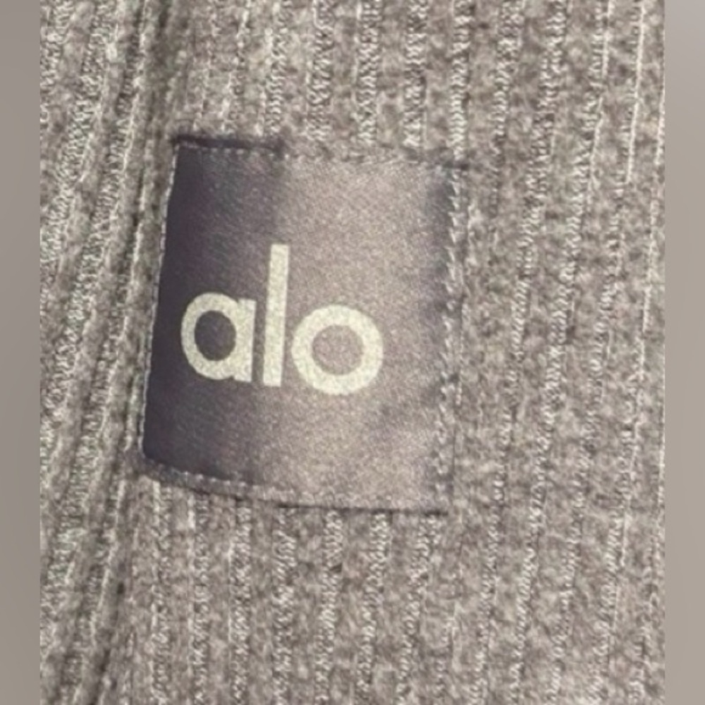 ALO Yoga Gray Ribbed Women's Sweater Small